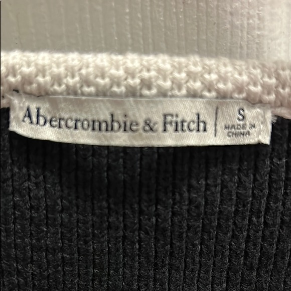 Abercrombie & Fitch Black and White Knit Top - Picture 2 of 3